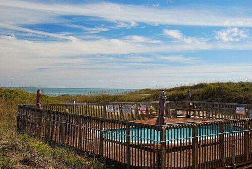 A Beach Escape at Admirals View III 2 Bedroom Condo, Oceanfront Views with Pool Access!