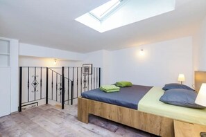 1 habitación, wifi y ropa de cama