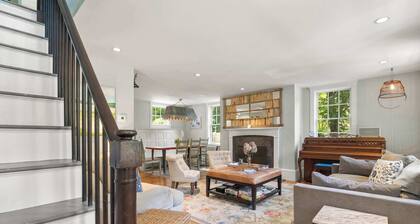 Walk to Town, Fully Renovated!