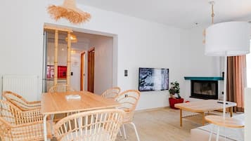 Villa, 2 Bedrooms, Private Pool | Living area | 40-inch flat-screen TV with digital channels, fireplace