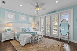 3 slaapkamers, een strijkplank/strijkijzer, gratis wifi, beddengoed