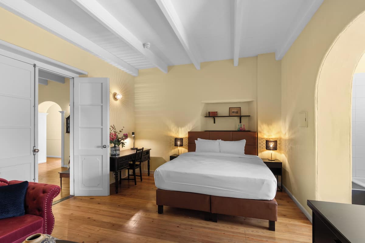 X-Large Room