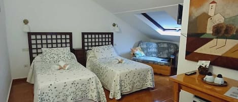 Klassieke kamer, uitzicht op bergen | 1 slaapkamer, een strijkplank/strijkijzer, gratis wifi