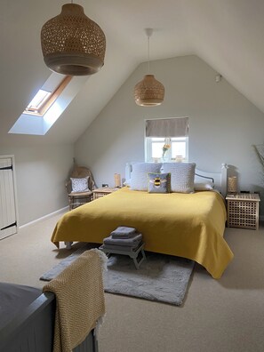 1 bedroom, iron/ironing board, travel cot, free WiFi - Charming 1-bedroom Annex,hot tub in stunning mendip retreat, near BristolAirport (Churchill)