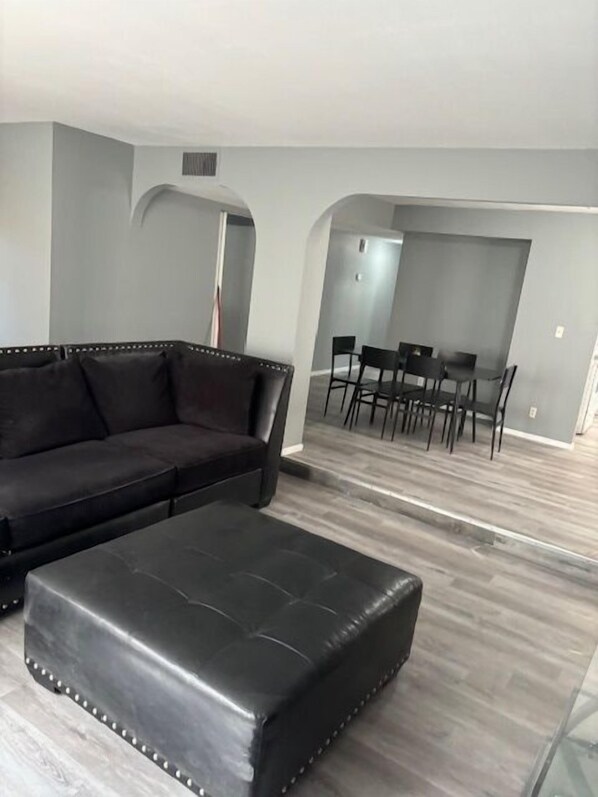 Smart TV, offices - 2 or 3 Bedroom Walk to Strip MGM Casino Shop Club (Las Vegas)