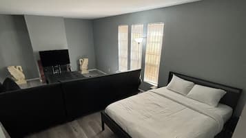 3 habitaciones, escritorio, tabla de planchar con plancha y wifi gratis