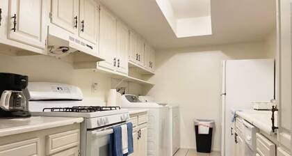 2 or 3 Bedroom Walk to Strip MGM Casino Shop Club
