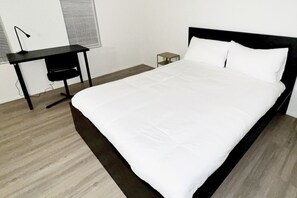 Schreibtisch, Bügeleisen/Bügelbrett, kostenloses WLAN, Bettwäsche