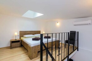 1 dormitorio, escritorio, wifi y ropa de cama