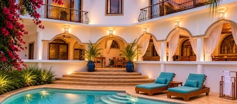 Luxury Beachfront 5 Bedroom Villa on World Famous Tropical Beach