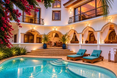 Luxury Beachfront 5 Bedroom Villa on World Famous Tropical Beach