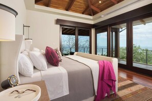 5 habitaciones, tabla de planchar con plancha y cuna de viaje 