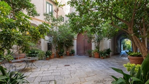 Apartment - Palazzo De Gregorio Apartments - Carmen - CAV CM (Palermo)