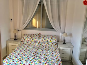 3 bedrooms, iron/ironing board, WiFi, bed sheets