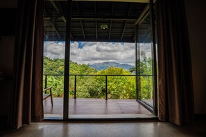 The Club House -with Pool | Vue de la chambre