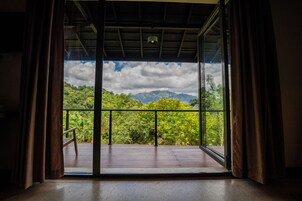 The Club House -with Pool | 客房景观