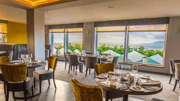 Frühstück, Mittagessen, Abendessen, britische Küche, Blick aufs Meer