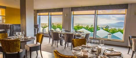 Breakfast, lunch, dinner served; British cuisine, ocean views