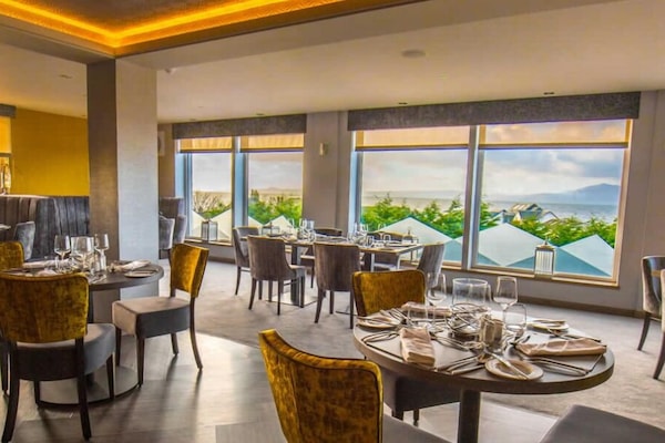 Breakfast, lunch, dinner served; British cuisine, ocean views