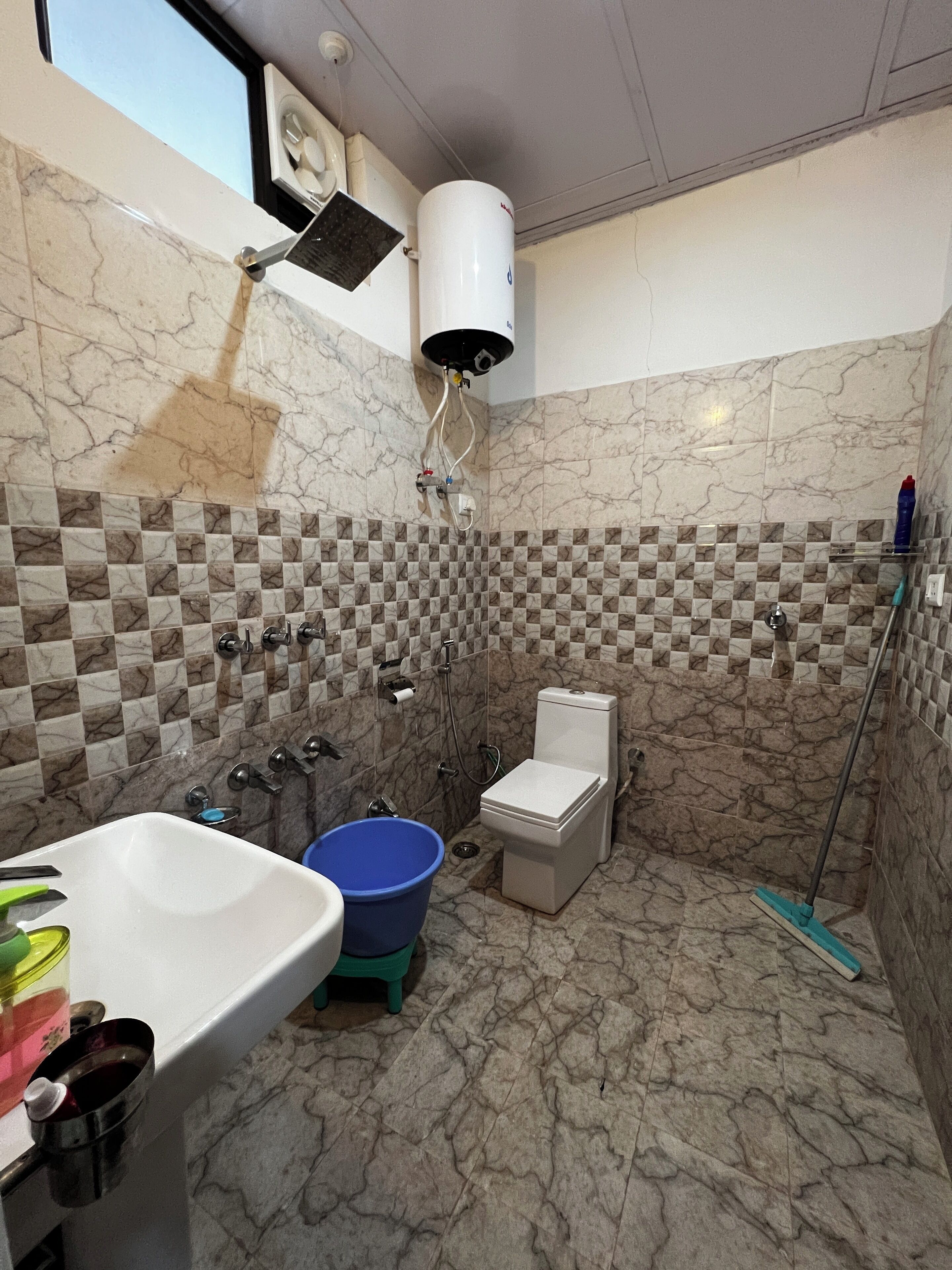 Family Double or Twin Room, Balcony, Mountain View | Bathroom | Shower, towels, soap, shampoo