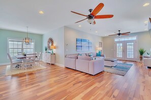 Smart-TV, Kamin, Videospiele, Tischfußball