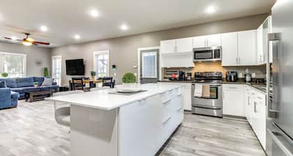 Private Pool & Game Room: Home Near Savannah