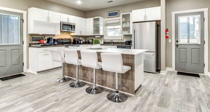 Private Pool & Game Room: Home Near Savannah