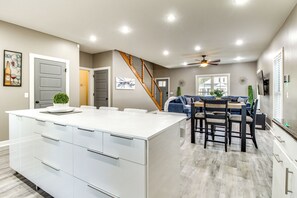 House (3 Bedrooms) | Interior - Private Pool & Game Room: Home Near Savannah (Guyton)