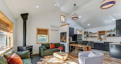 Remote Home w/ Deck & Grill in Scenic Tuckasegee!