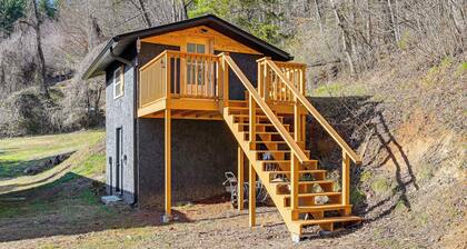 Remote Home w/ Deck & Grill in Scenic Tuckasegee!