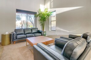 Interior - Close to Golf & Hiking: Home in Litchfield Park (Litchfield Park)