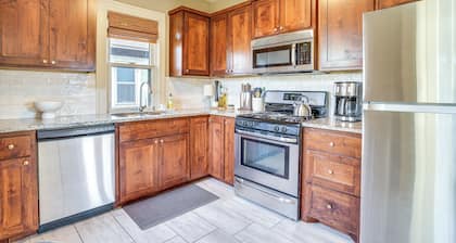 Walk to Beach + Lake Nokomis: Minneapolis Home!