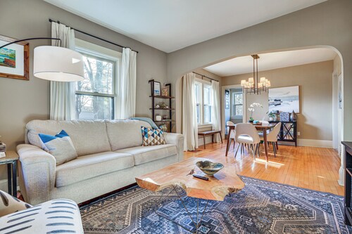 Walk to Beach + Lake Nokomis: Minneapolis Home!