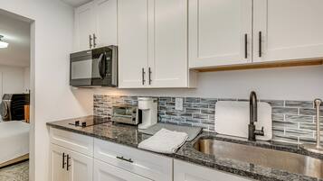 Apartment (0 Bedroom) | Interior