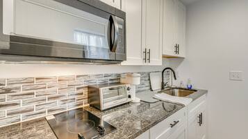 Apartment (0 Bedroom) | Interior