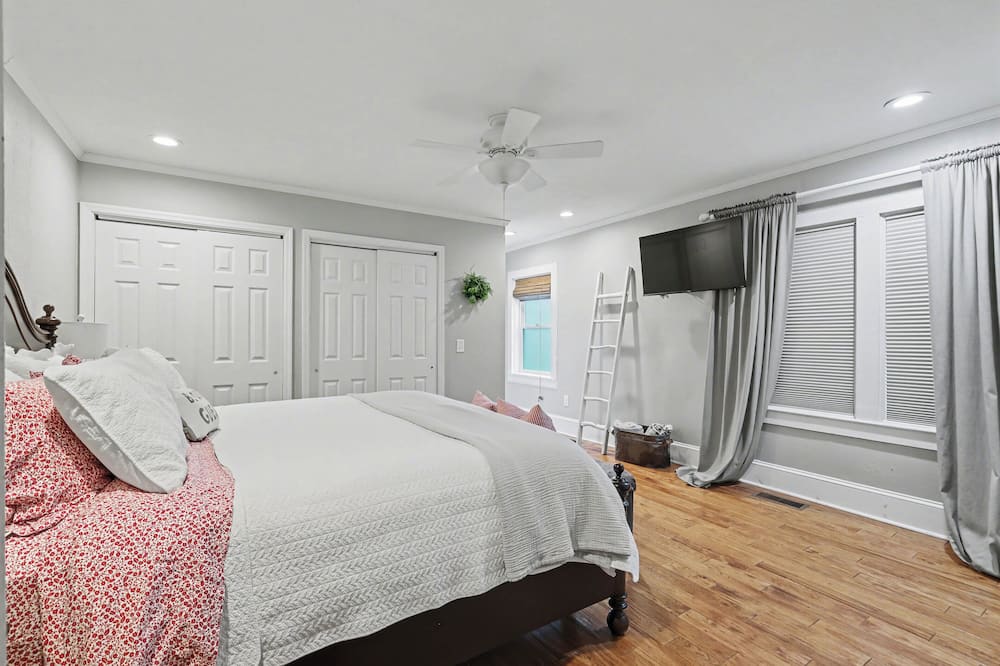 Near Murphy River Walk: Historic Downtown Home! - Brasstown, NC