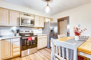 House (3 Bedrooms) | Interior - 12 Mi to Dtwn St Louis: Family Home w/ Fireplaces! (Belleville)