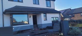 Cozy Coastal Retreat in Colwyn bay Sleeps 8