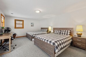 3 chambres, fer et planche à repasser, Wi-Fi gratuit, draps fournis