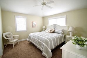 4 bedrooms, iron/ironing board, WiFi - Ocean view Luxury 3BR Condo in Ocean City,1 min from Boardwalk (Ocean City)