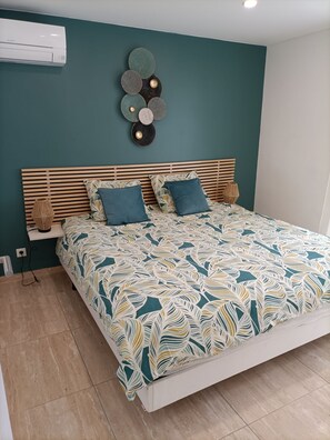 1 bedroom, iron/ironing board, travel crib, WiFi