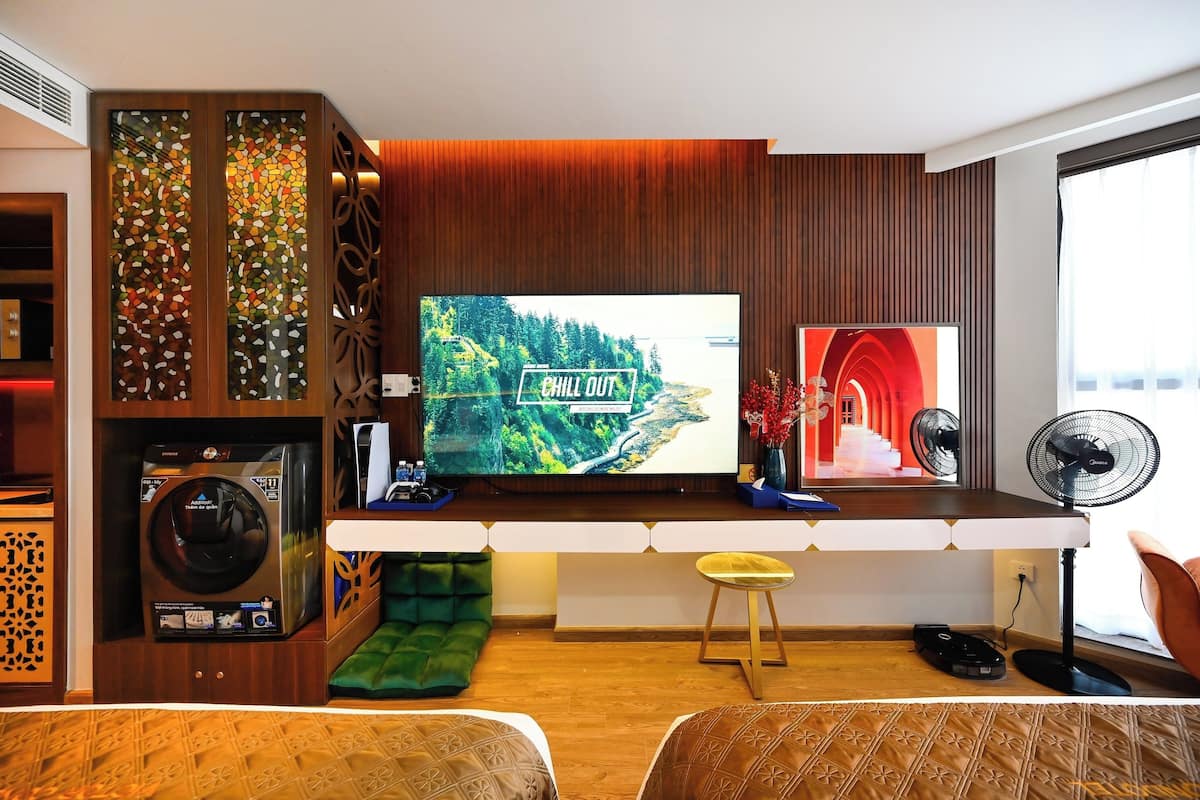 Quadruple Room, Pets Not Allowed, Sea View | Living area