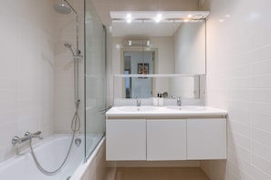 Apartment | 2 Schlafzimmer, Schreibtisch, Internetzugang