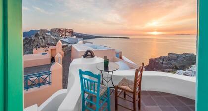 Sophia Castle View Suite with Panoramic Caldera View