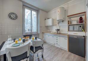 Fridge, microwave, stovetop, coffee/tea maker - #HI | Le petit Marcel 🦓 | Hyper-centre, fully equipped (Grenoble)