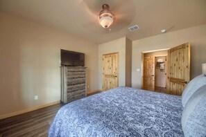 6 habitaciones, tabla de planchar con plancha, wifi y ropa de cama 