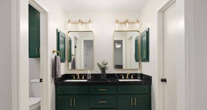 Sharyland Home with Jacuzzi & Playset, Sleeps 11!