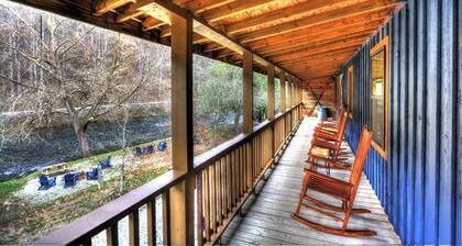 The Hala Lodge and Campground -Riverfront Class 3 -1Bed/1Bath on Nantahala River