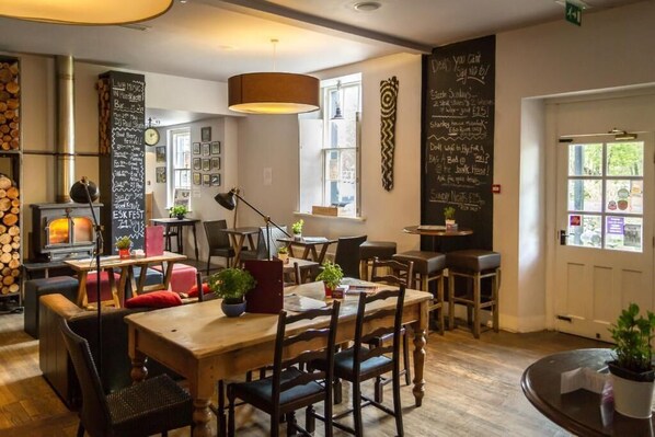 Dining - Woolpack Inn (Holmrook)