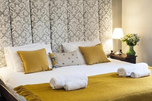 Soundproofing, iron/ironing board, free WiFi